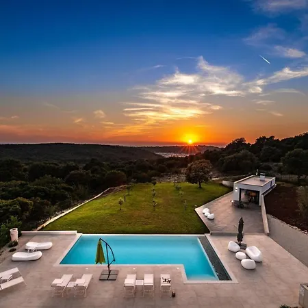 Luxury Deluxe With Private Pool In - Istria Villa Pula