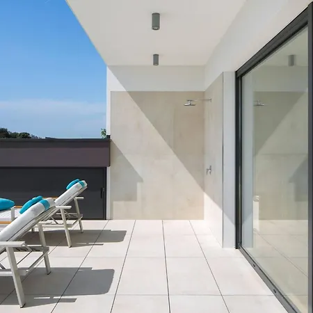 Luxury Deluxe With Heated Pool In Istria Villa Pula