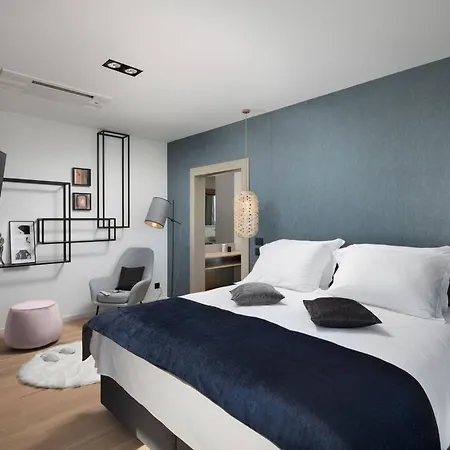 Villa Luxury Deluxe With Heated Pool In Istria Pula
