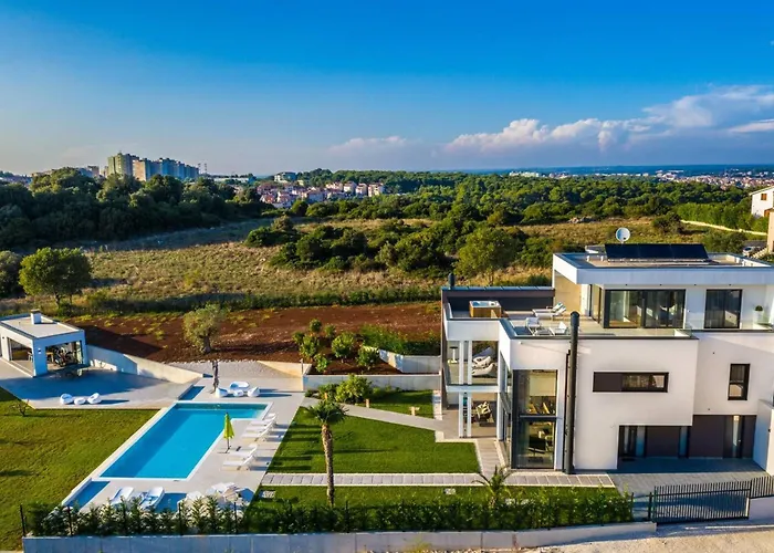 Villa Luxury Deluxe With Private Pool In - Istria Pula