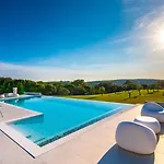 Luxury Villa Deluxe Pula With Heated Pool In Istria *