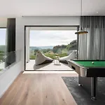 Luxury Villa Deluxe Pula With Heated Pool In Istria Vila