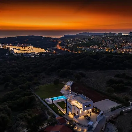Luxury Deluxe With Private Pool In - Istria Villa Pula