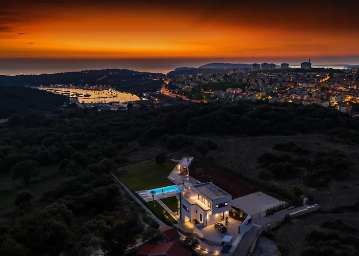 Vila Luxury Deluxe With Private Pool In - Istria Pula