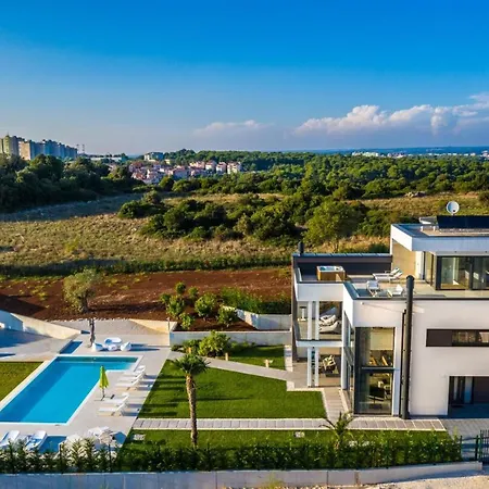 Luxury Deluxe With Private Pool In - Istria Villa *